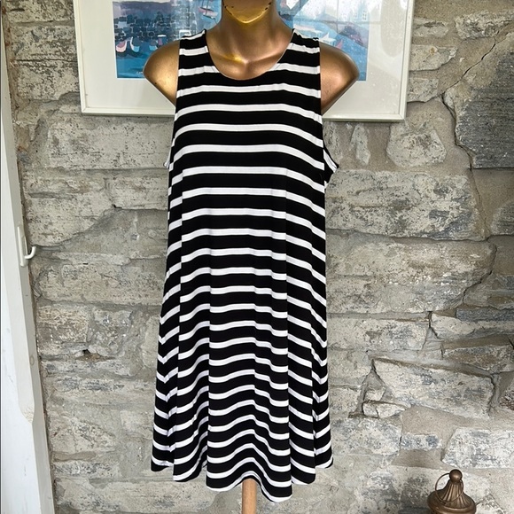 Old Navy Dresses & Skirts - Striped Swing Dress